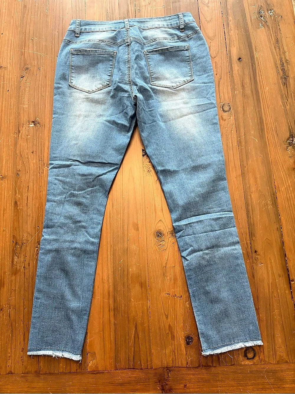 Distressed Skinny Jeans in Blue Waist 28 - Picture 3 of 8